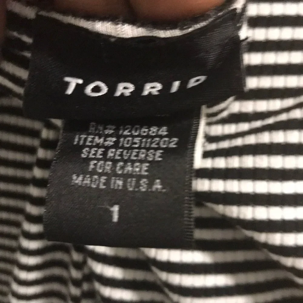 Torrid sleeveless top - Picture 5 of 9